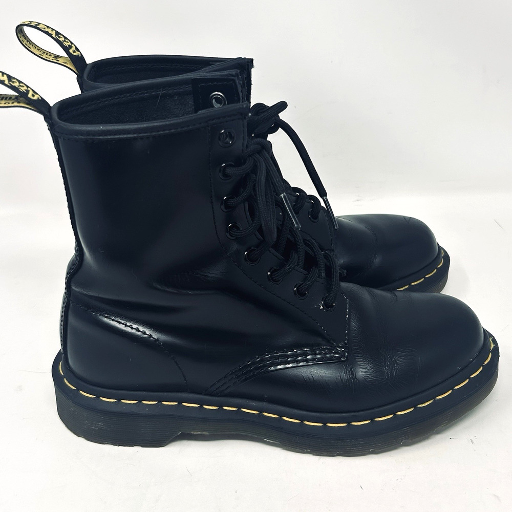 Doc Marten’s 1460 Smooth Leather Lace Up Combat Boots Women’s 7 Emo Grunge